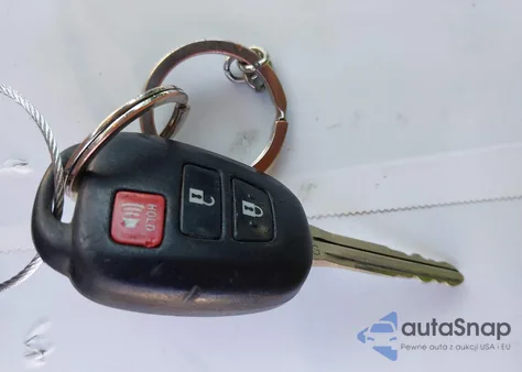 2013 Toyota Prius C из США, поврежденный, VIN JTDKDTB3XD1542597